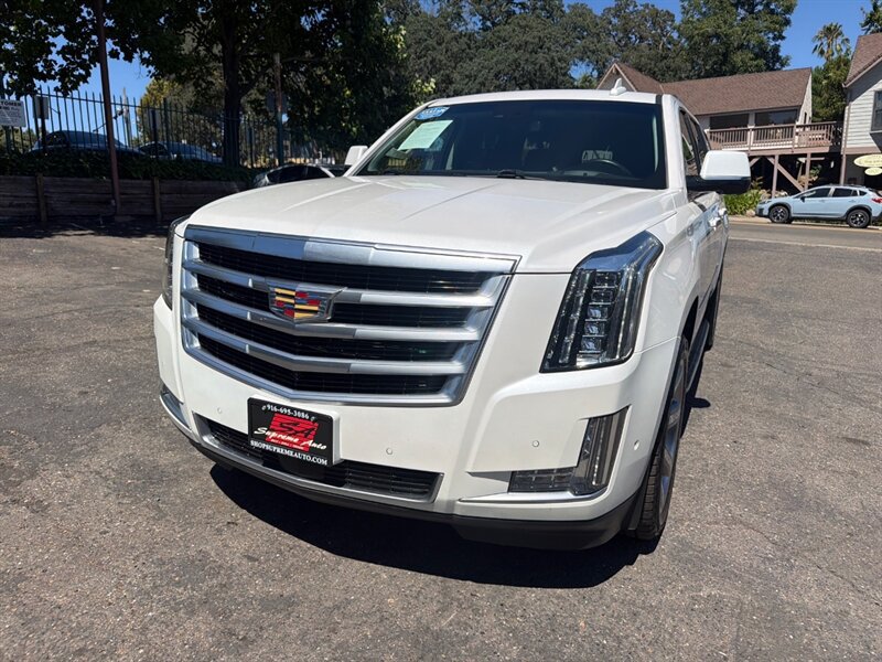 Used 2018 Cadillac Escalade ESV Premium Luxury AWD/4WD image 3