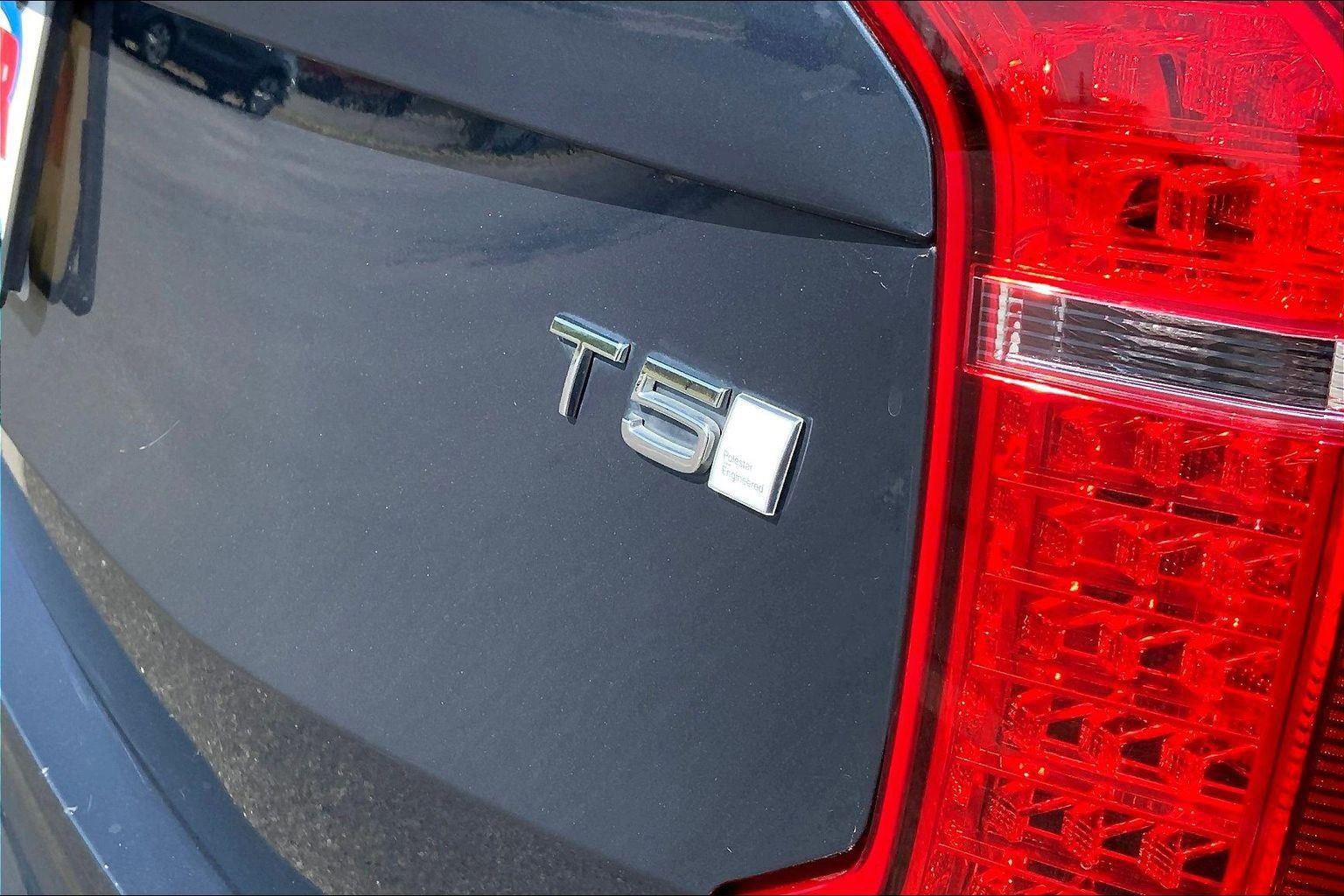 Used 2020 Volvo XC90 T5 Momentum FWD image 7