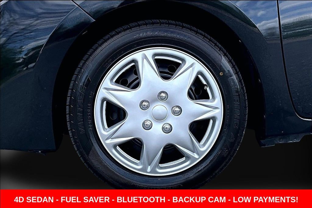 Used 2017 Toyota Corolla LE image 32