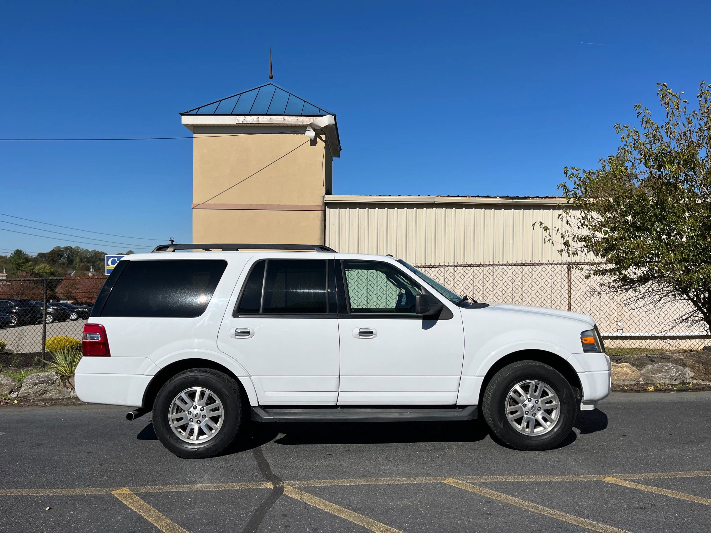 Used 2011 Ford Expedition XLT w/ HD Trailer Tow Pkg image 33