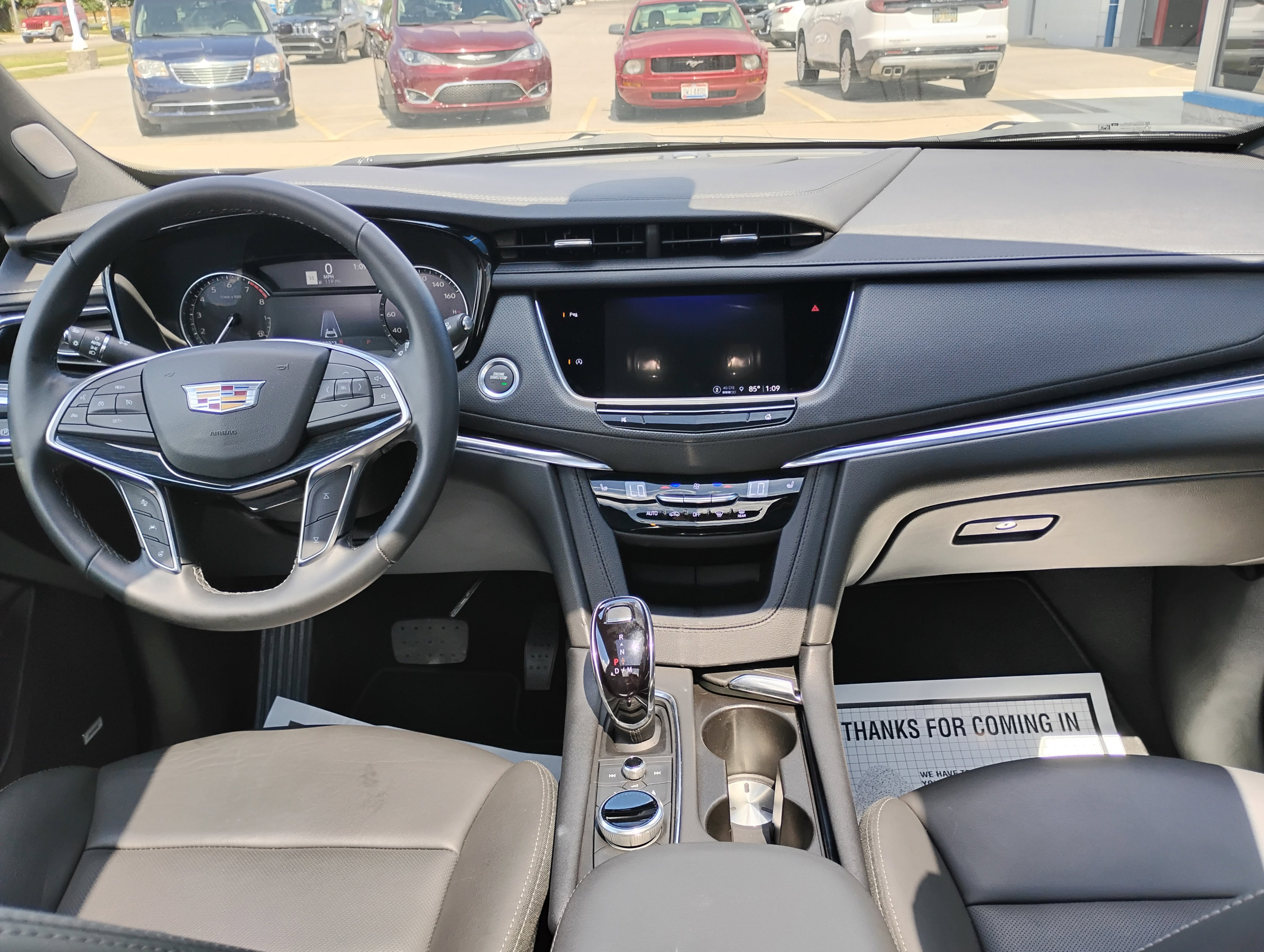 Used 2025 Cadillac XT5 Premium Luxury image 2