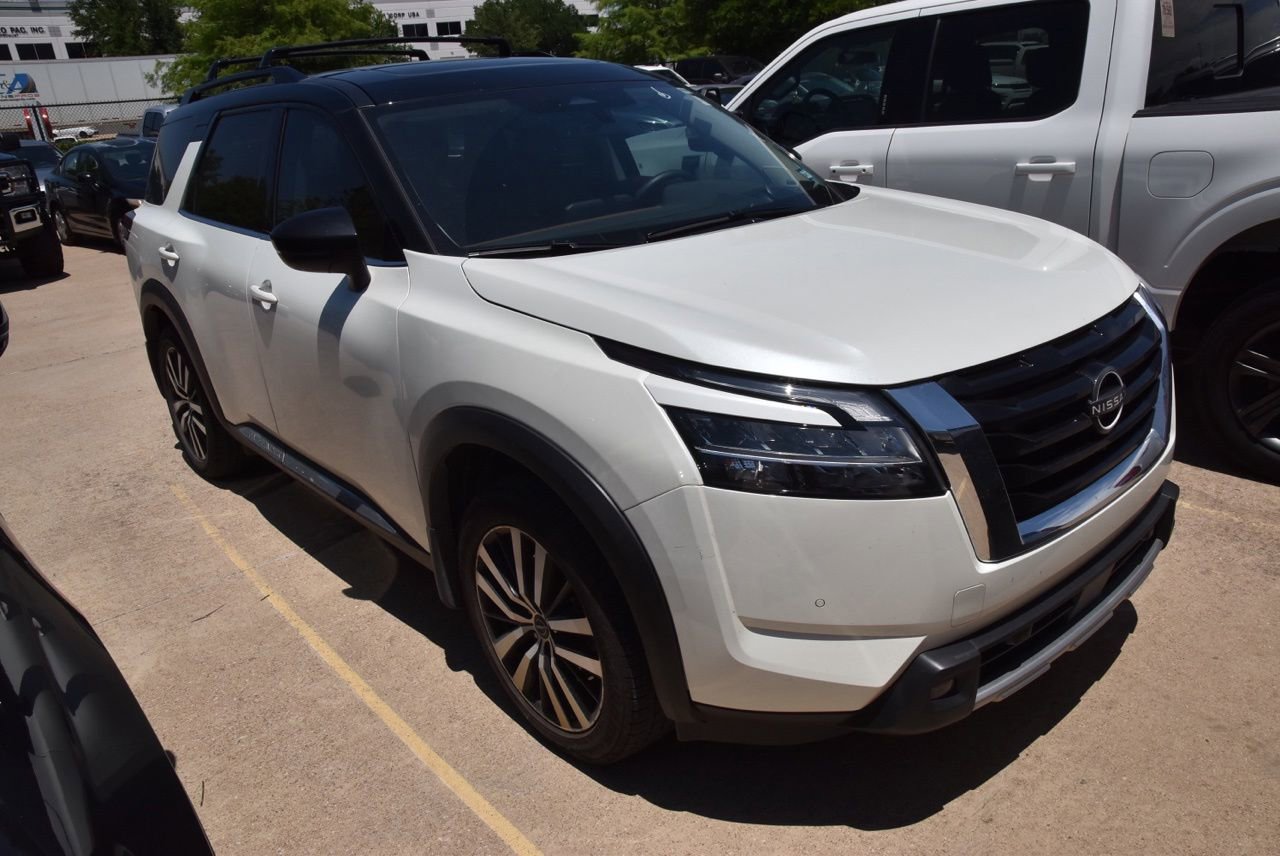 Used 2023 Nissan Pathfinder Platinum AWD/4WD image 4