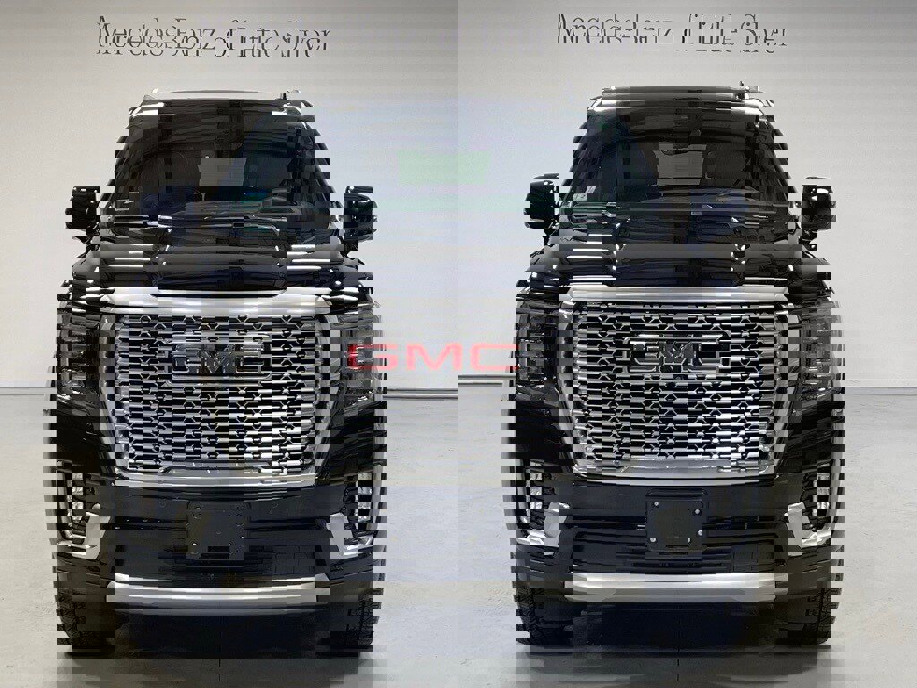 Used 2023 GMC Yukon XL Denali w/ Advanced Technology Package image 9
