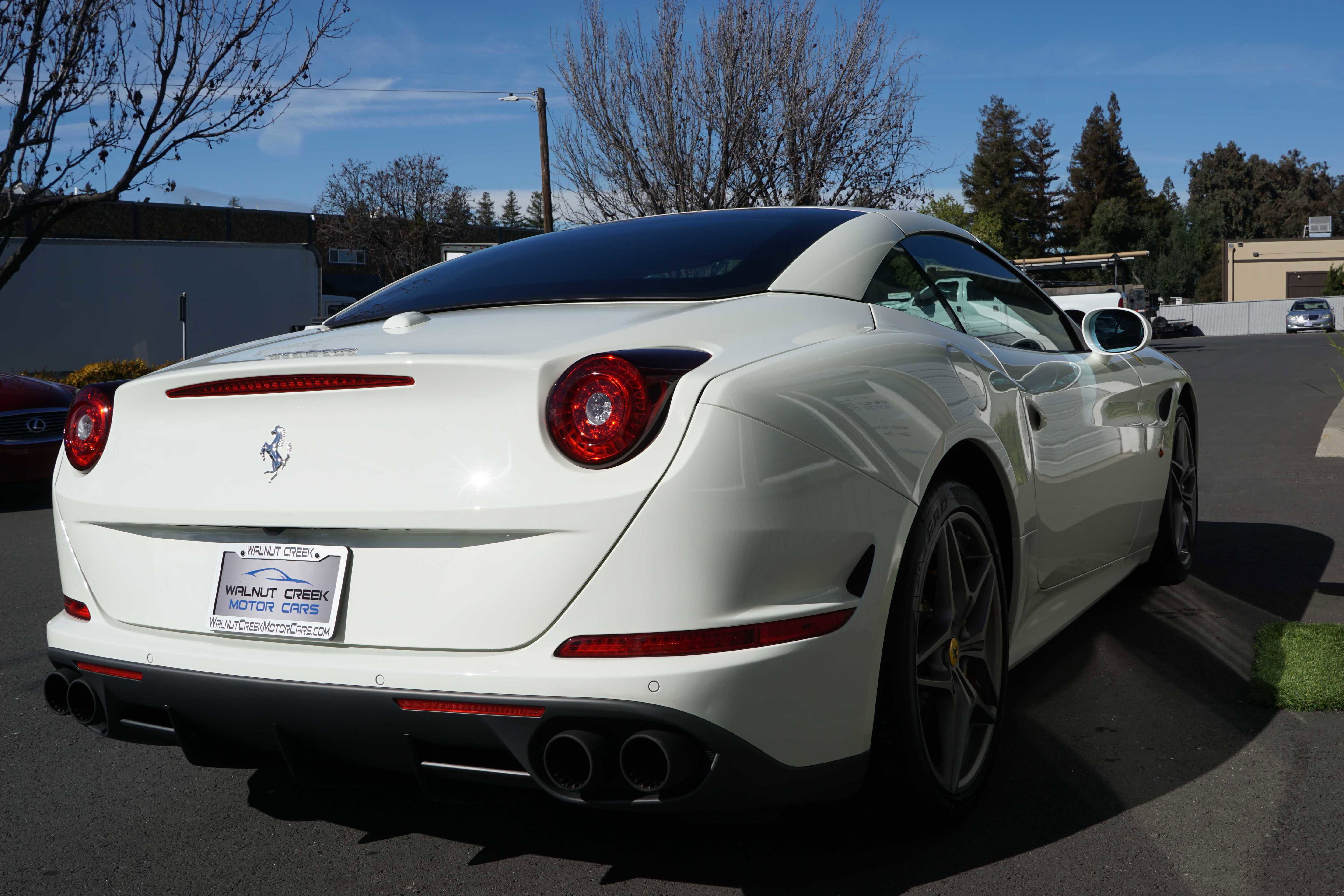 Used 2017 Ferrari California T image 12
