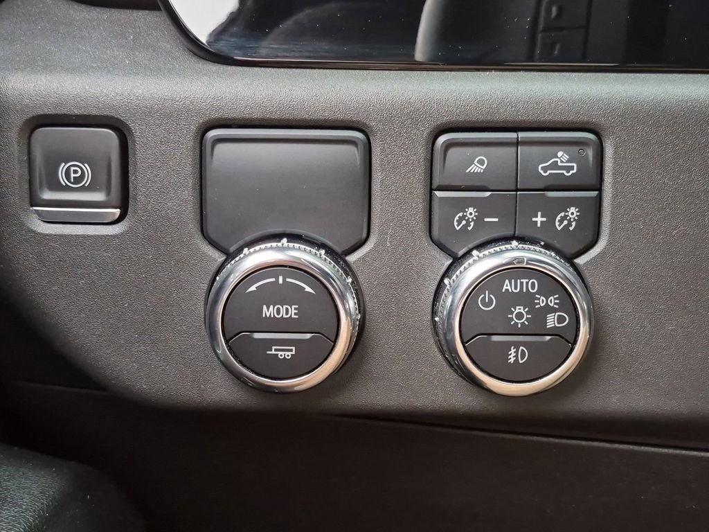 Used 2023 GMC Sierra 1500 SLT w/ SLT Premium Package RWD image 10