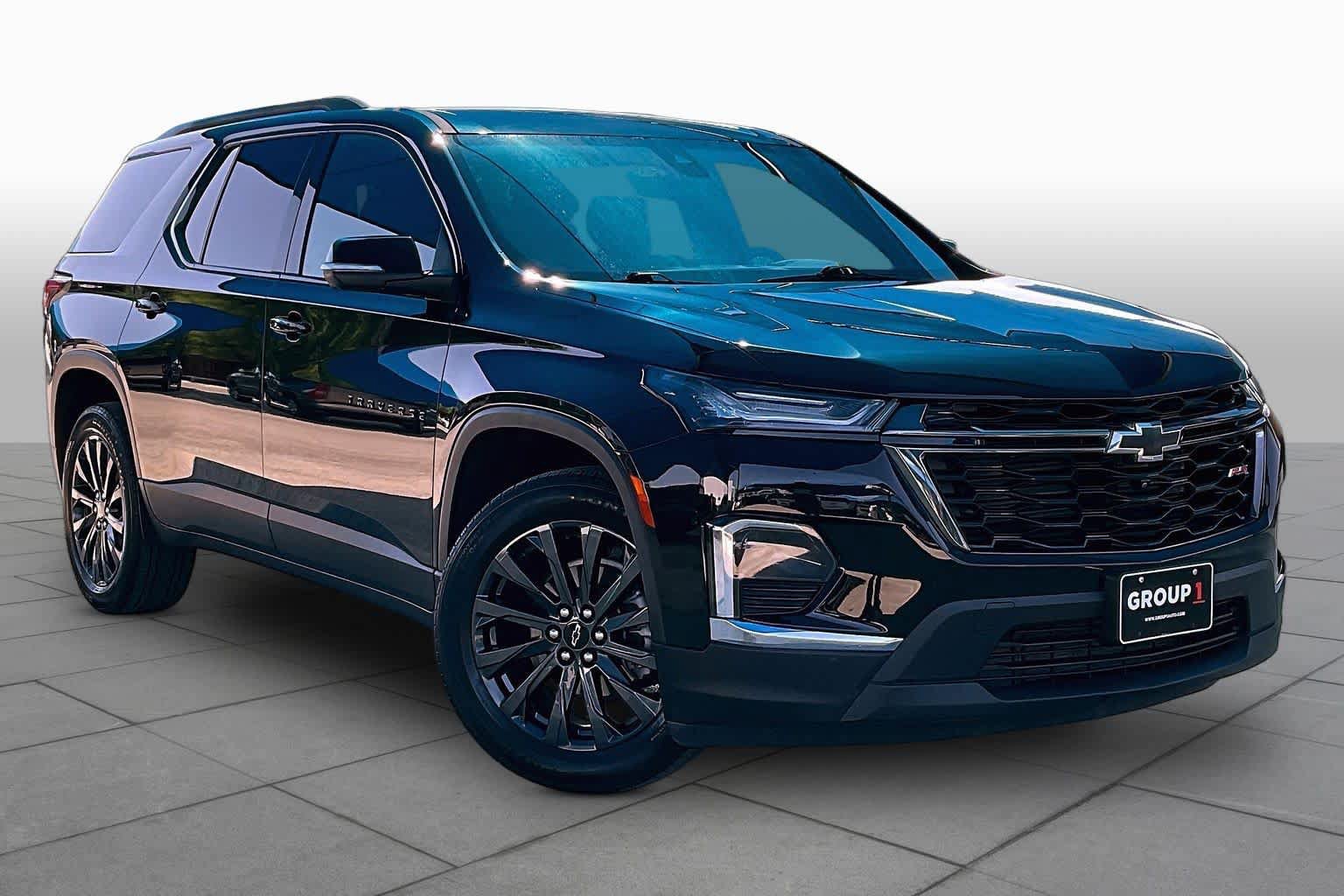 Used 2023 Chevrolet Traverse RS w/ LPO, Floor Liner Package FWD image 3