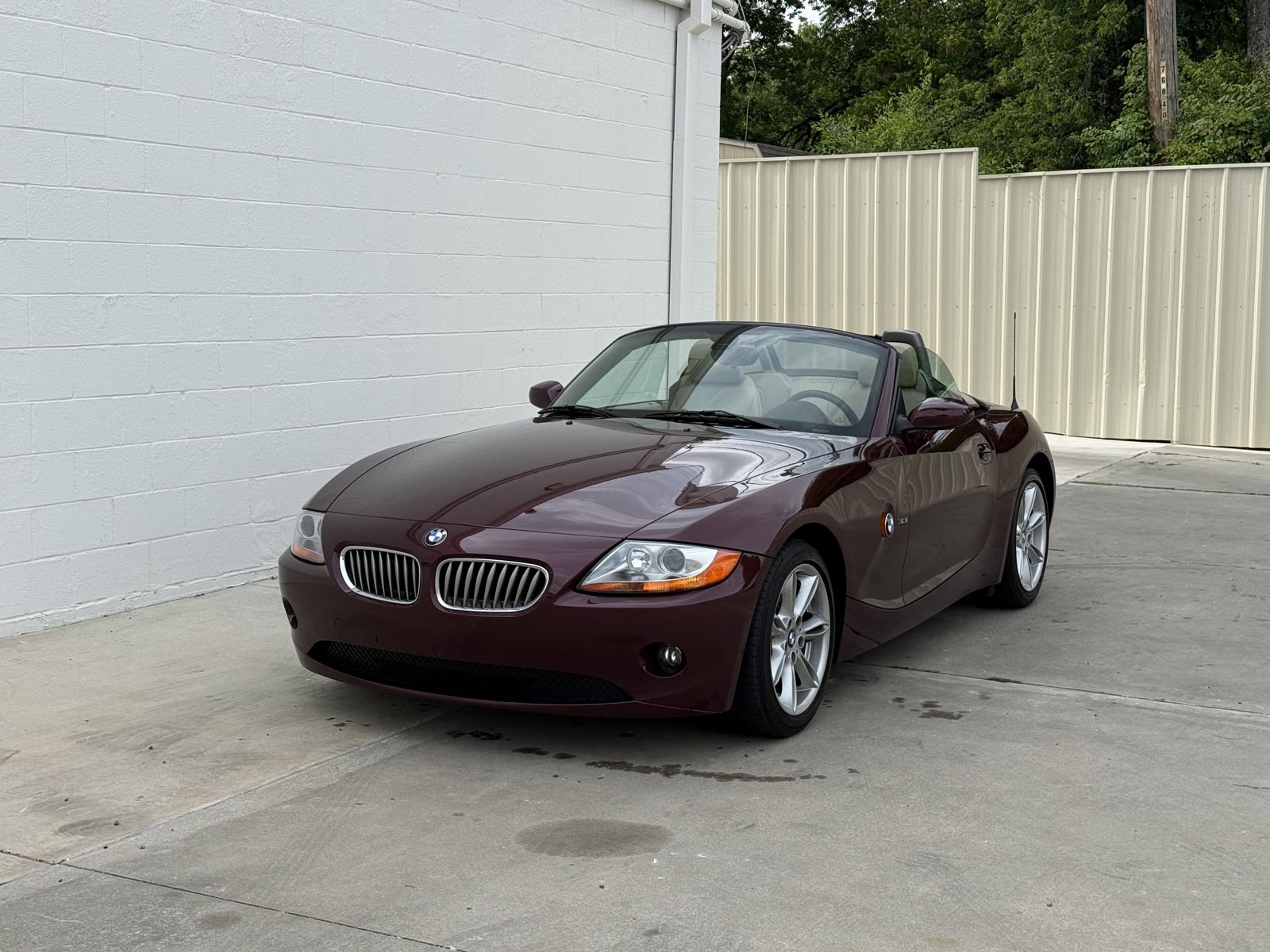Used 2004 BMW Z4 3.0i RWD image 3
