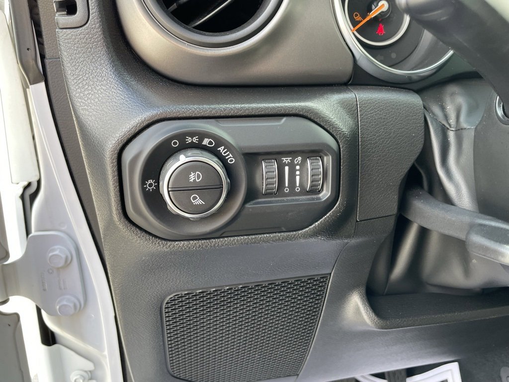 Used 2022 Jeep Gladiator Sport image 10