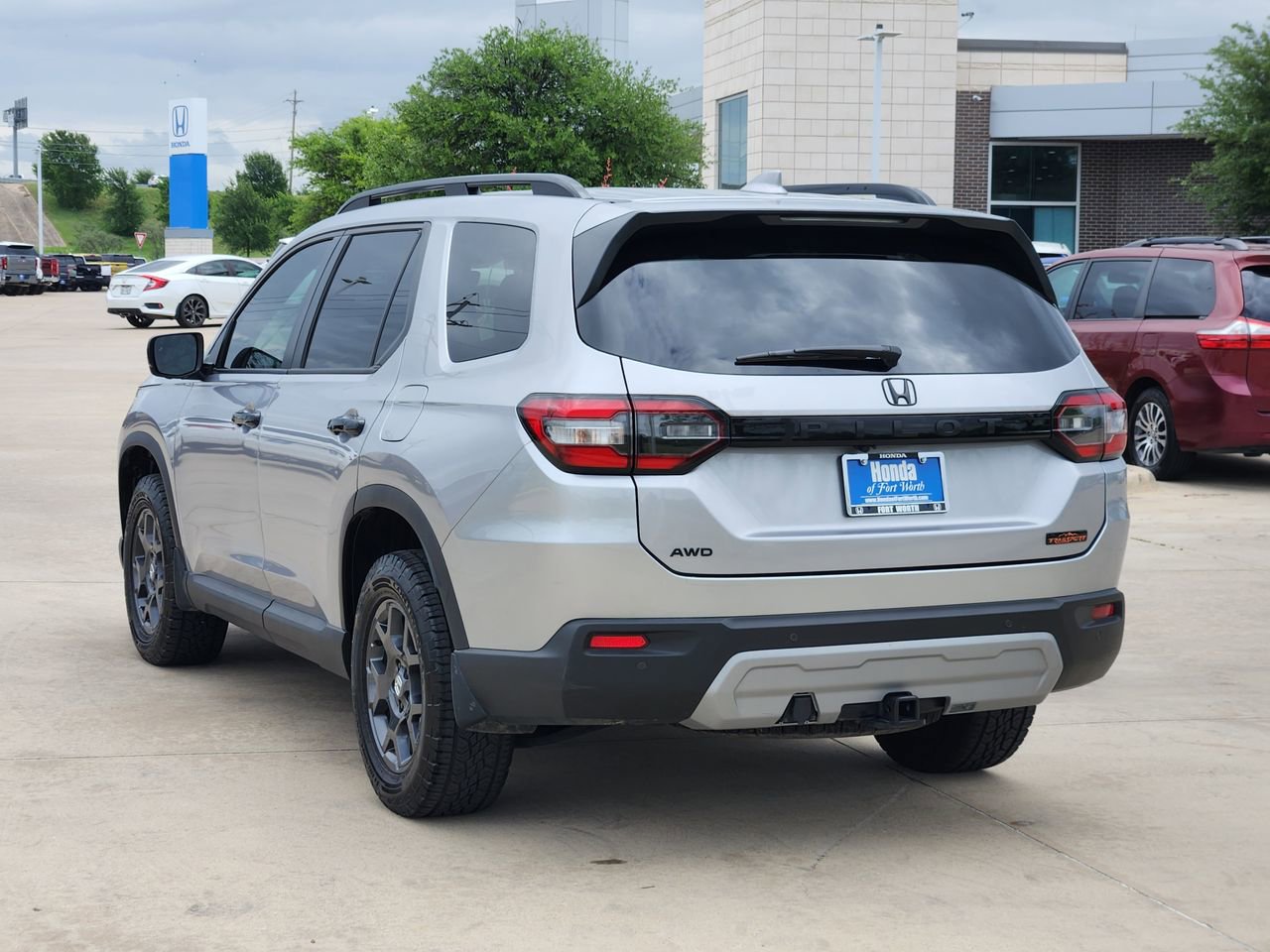 Certified 2025 Honda Pilot TrailSport image 7