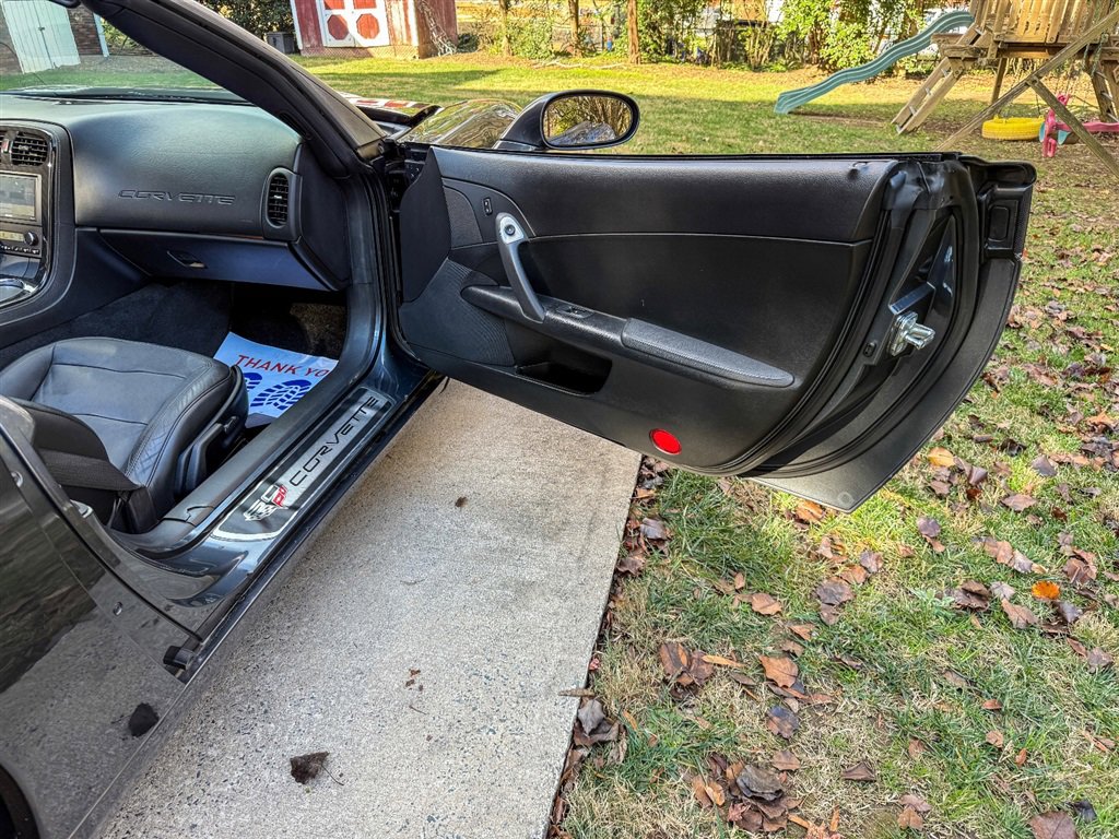 Used 2013 Chevrolet Corvette Convertible RWD image 57