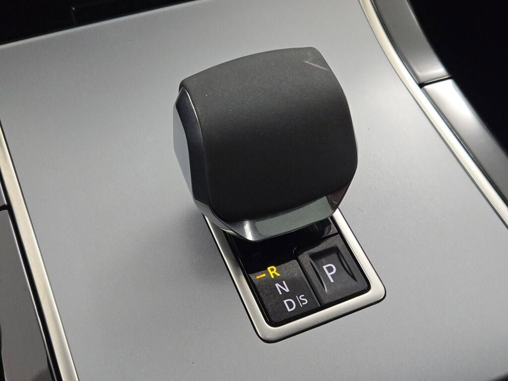 Used 2024 Land Rover Range Rover Velar S image 32