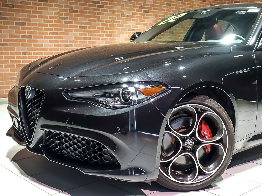 Used 2022 Alfa Romeo Giulia Veloce AWD/4WD image 3