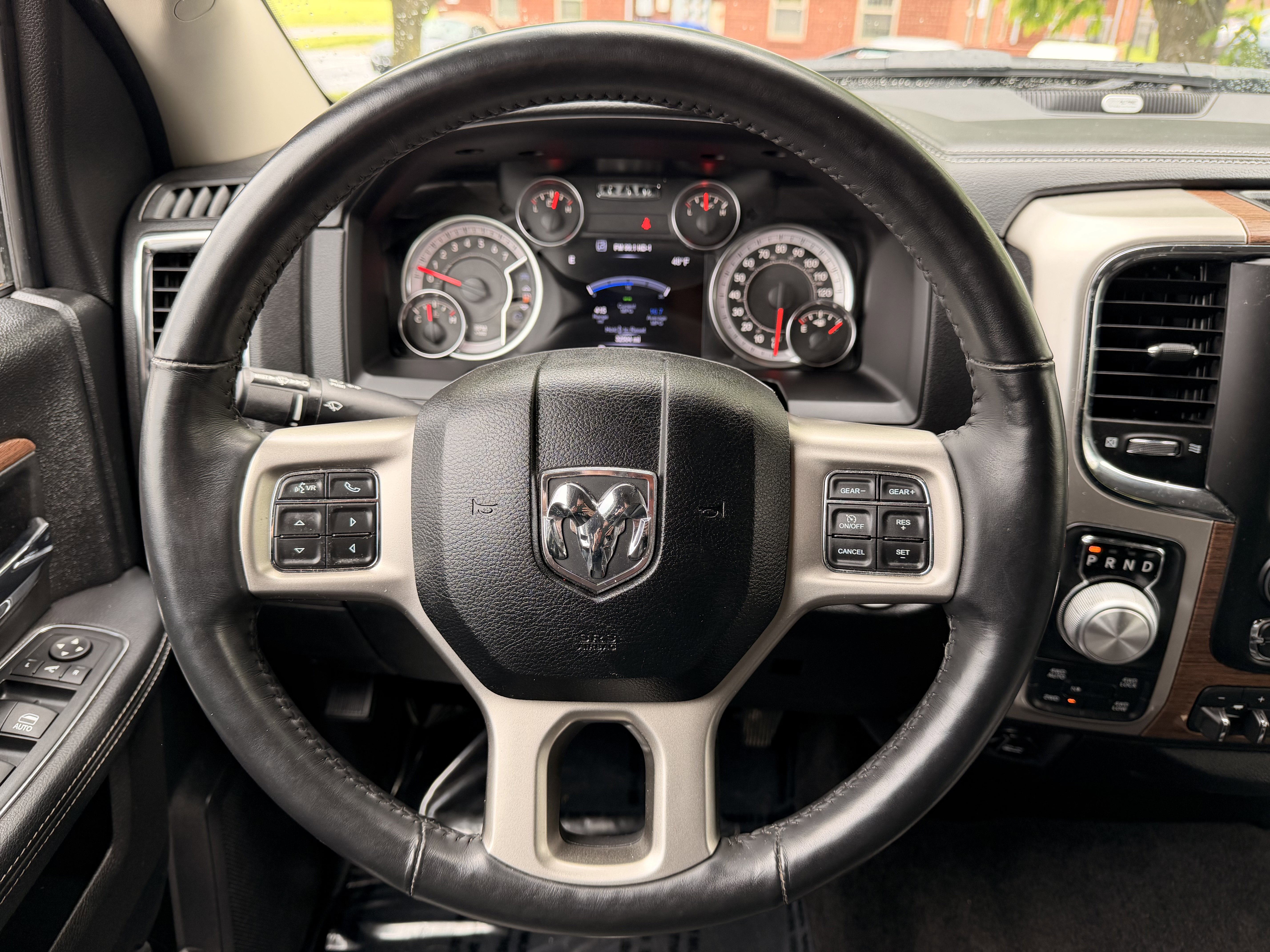 Used 2017 RAM 1500 Laramie w/ Convenience Group AWD/4WD image 16