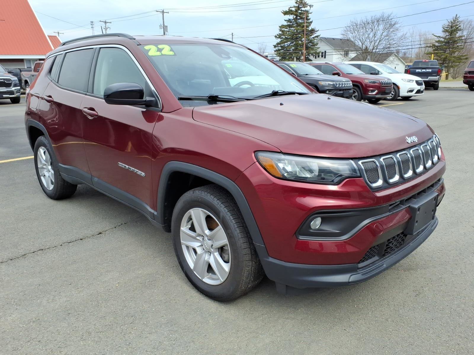 Used 2022 Jeep Compass Latitude w/ Convenience Group image 3