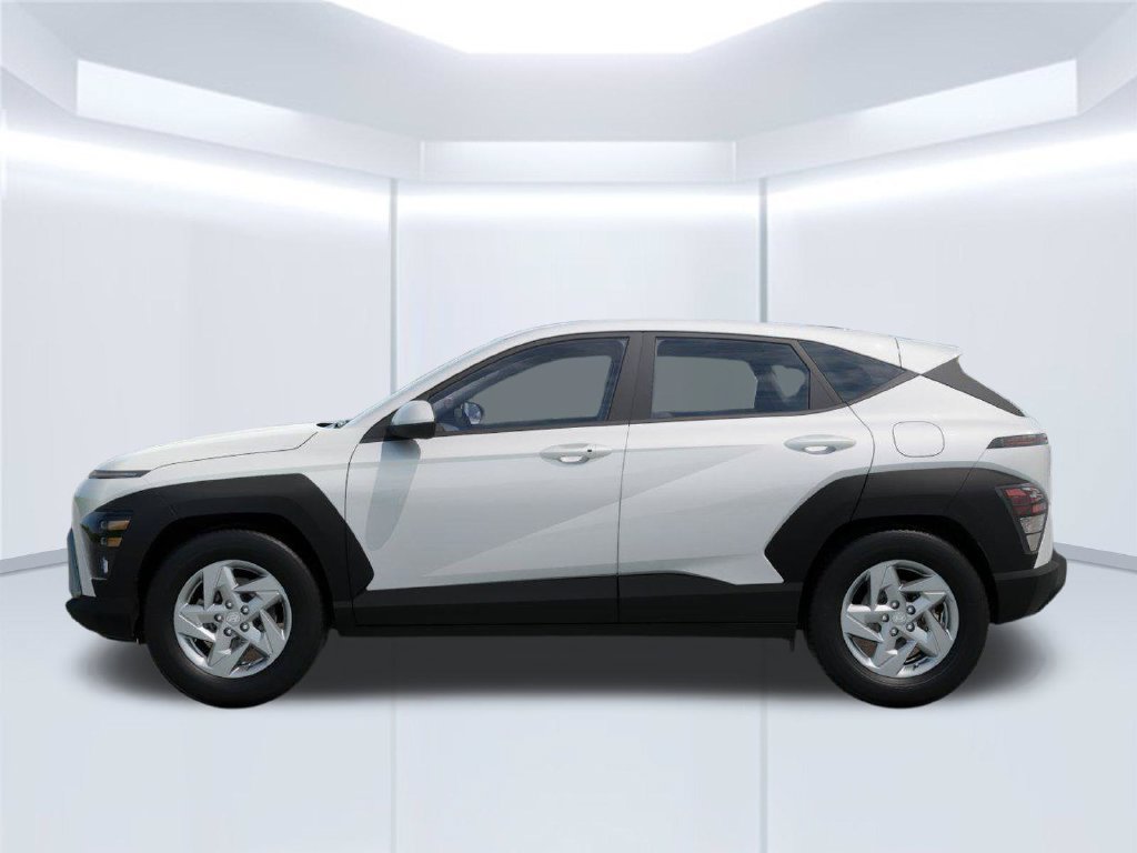 New 2027 Hyundai Kona SE FWD image 3
