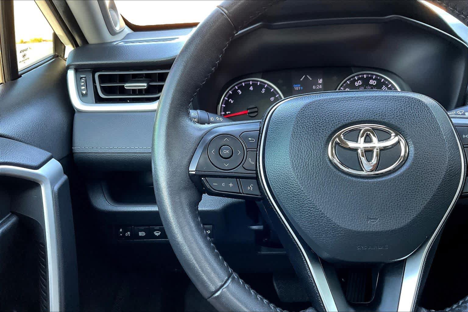 Used 2022 Toyota RAV4 XLE Premium FWD image 24