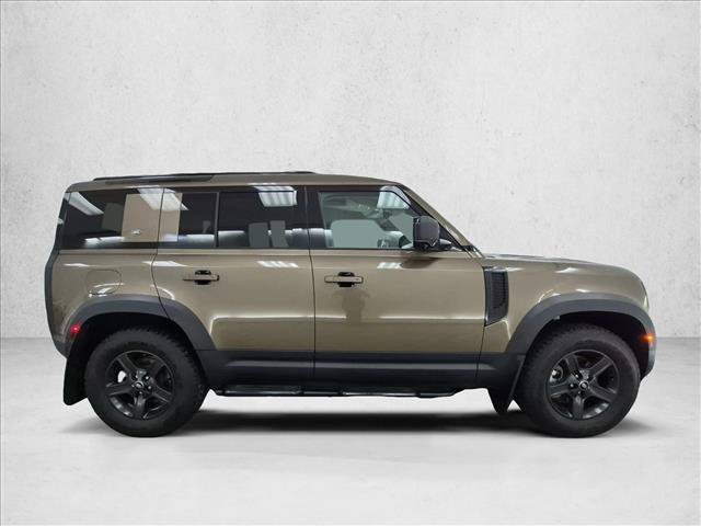 Certified 2022 Land Rover Defender 110 S AWD/4WD image 4