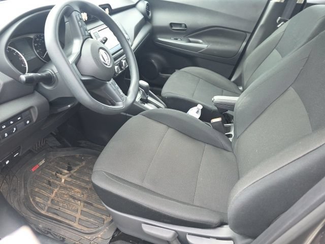 Used 2025 Nissan Kicks Play S FWD image 11