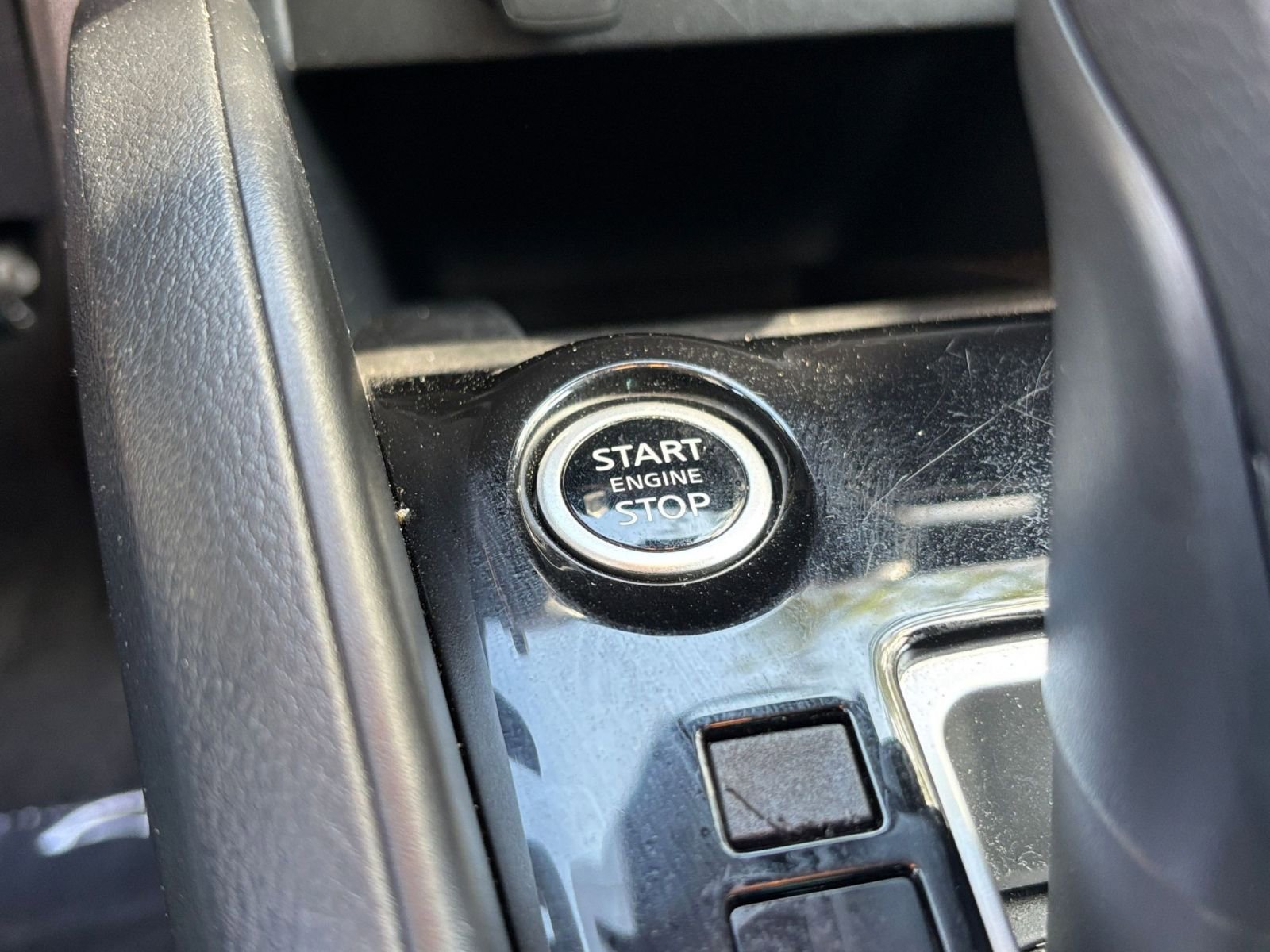 Used 2025 Nissan Versa SV w/ Trunk Package FWD image 22