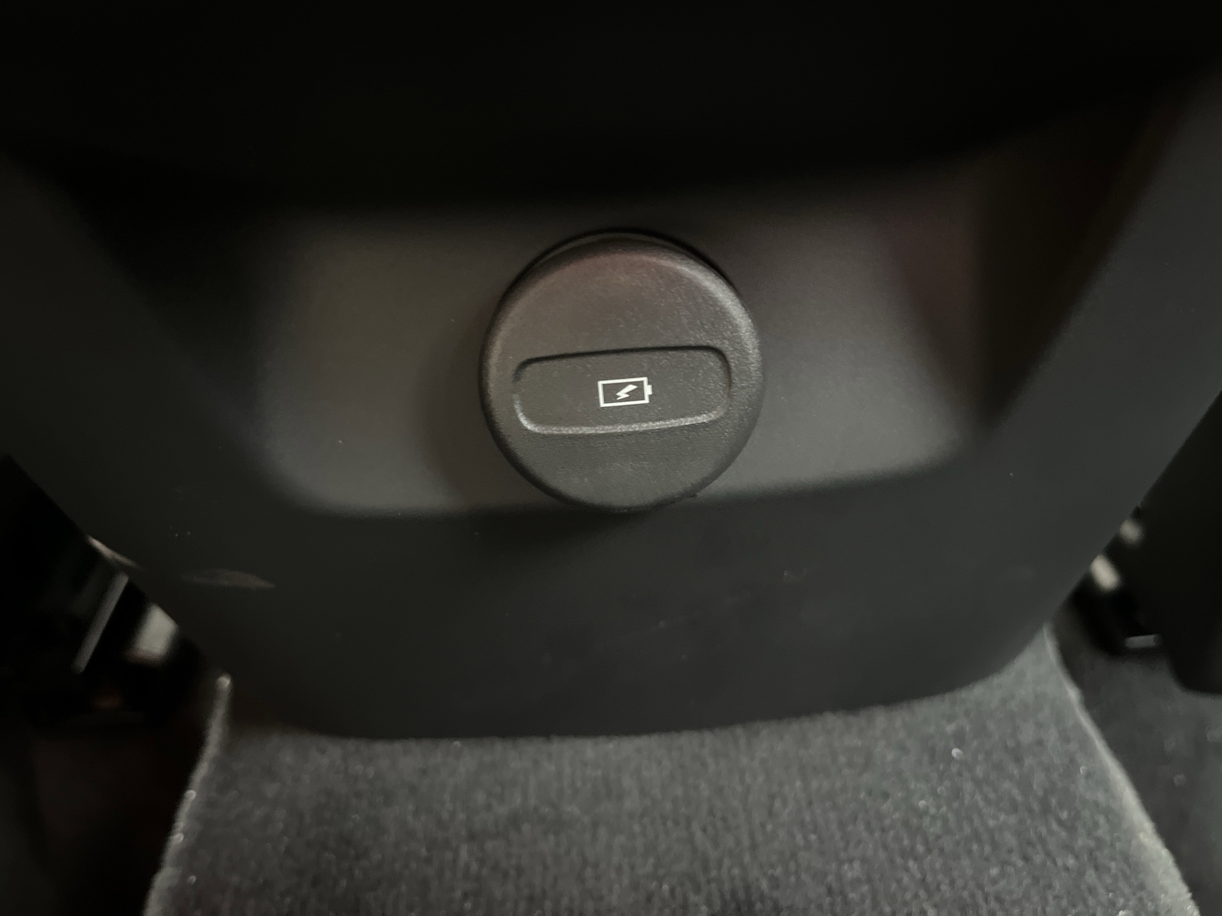 New 2026 Volvo XC60 B5 Plus w/ Protection Package Premier image 13