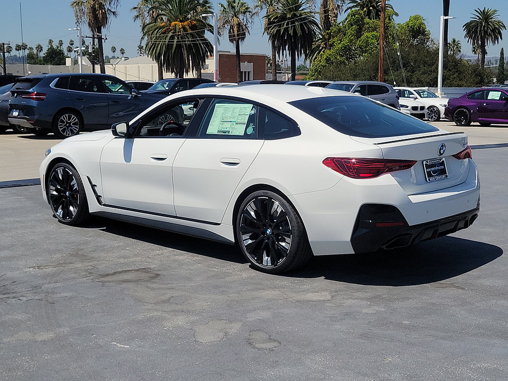 New 2026 BMW M440i w/ Premium Package RWD image 2