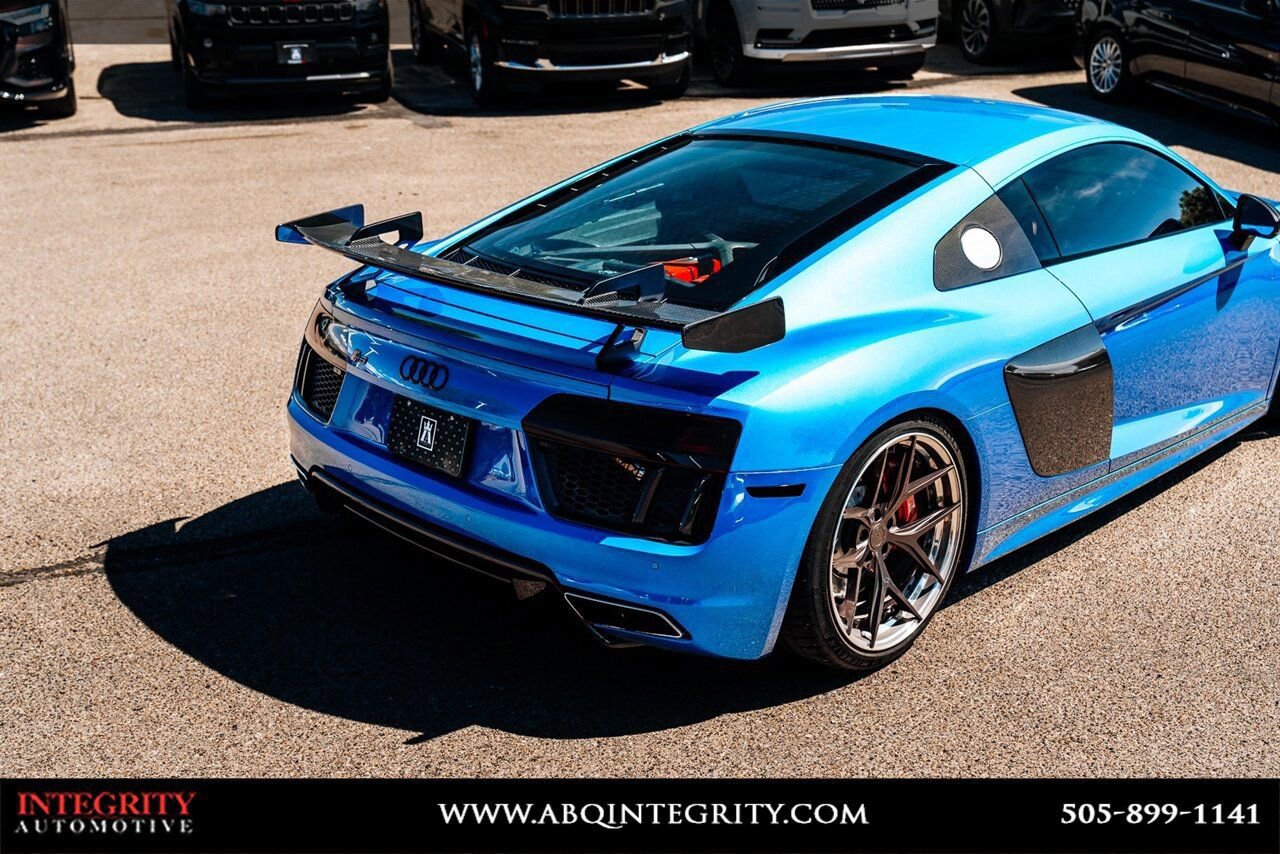 Used 2017 Audi R8 V10 w/ Carbon Exterior Package image 12