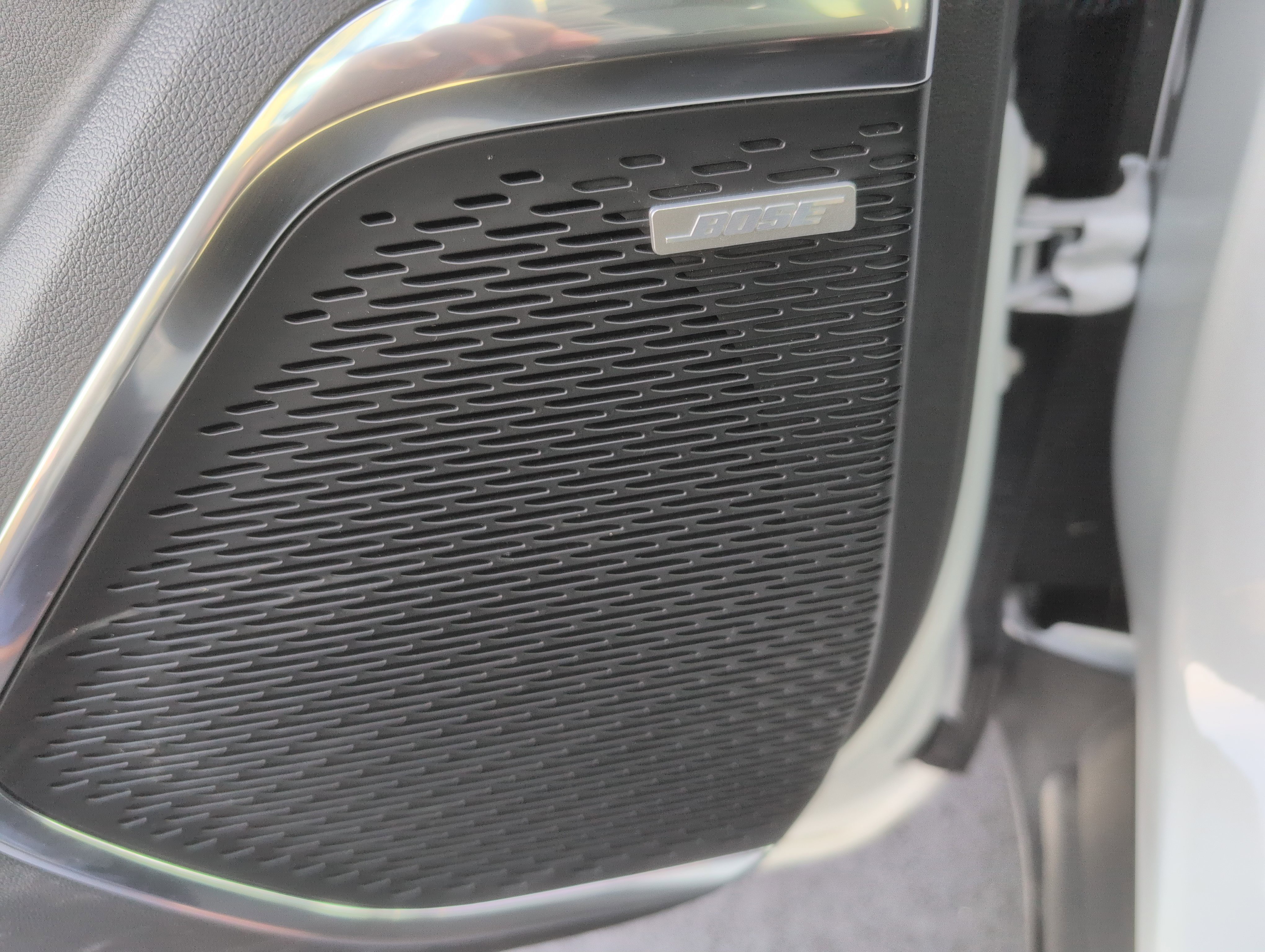 Used 2025 GMC Acadia Elevation image 15