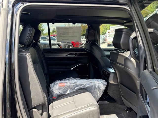 New 2026 Jeep Grand Wagoneer Limited AWD/4WD image 30