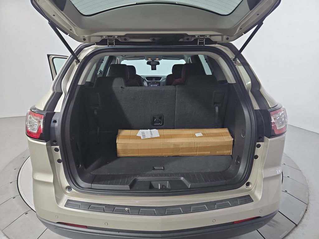 Used 2015 Chevrolet Traverse LT w/ Style and Technology Package FWD image 22