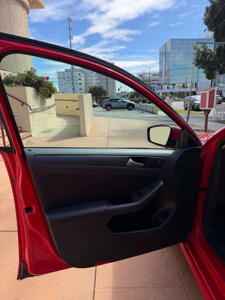 Used 2014 Volkswagen Jetta SE image 31