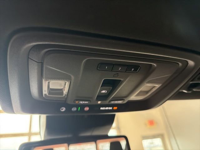 Used 2024 GMC Sierra 3500 SLT w/ SLT Premium Package image 15