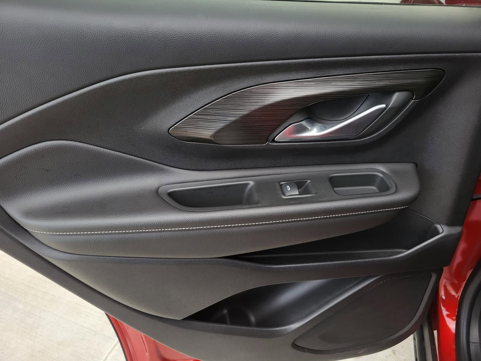 Used 2022 GMC Terrain SLE image 10