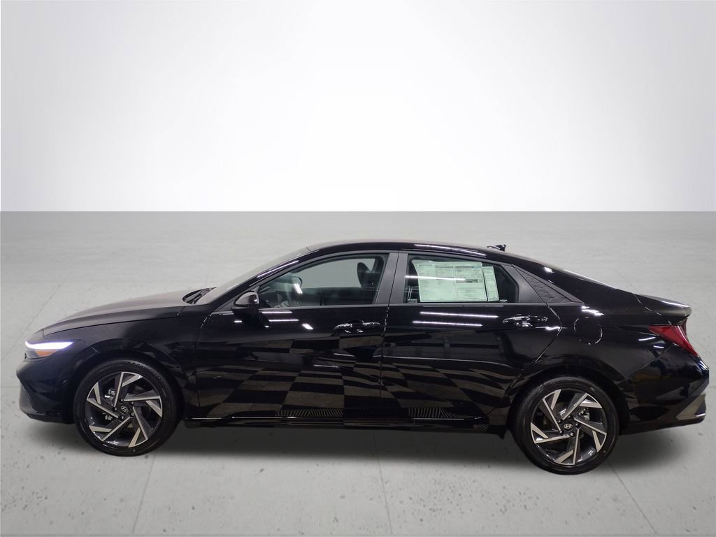 New 2025 Hyundai Elantra SEL image 9