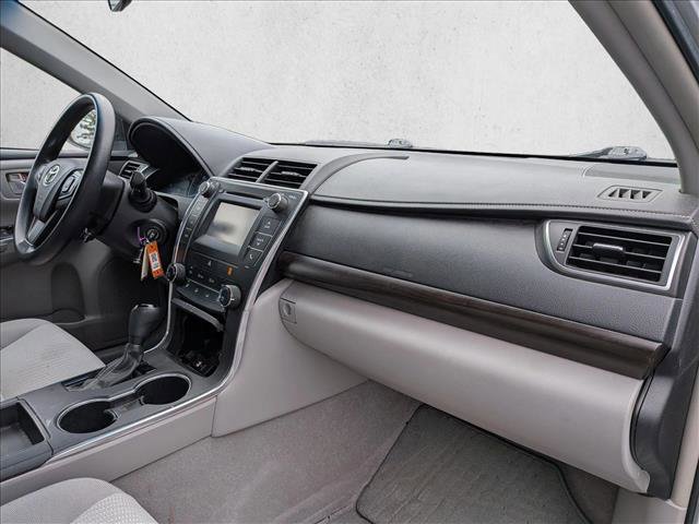 Used 2015 Toyota Camry LE image 18
