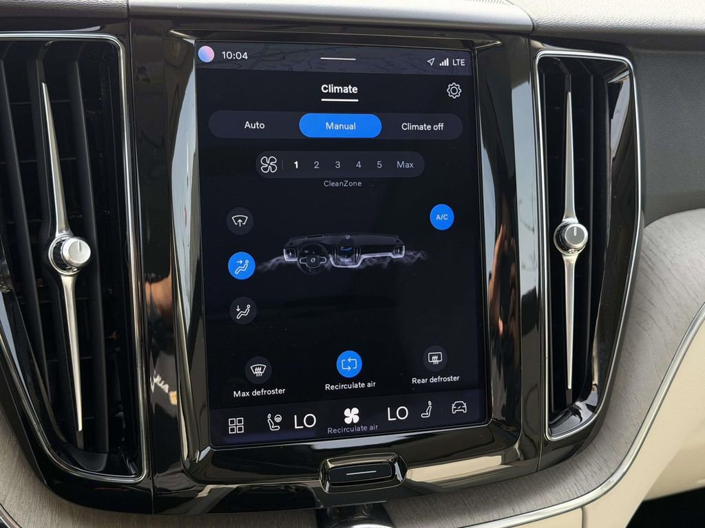 Used 2023 Volvo XC60 B5 Plus w/ Protection Package Premier image 5