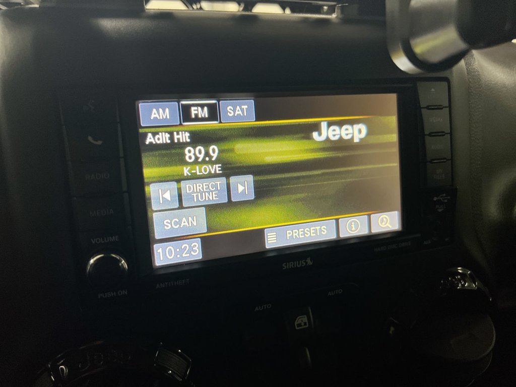 Used 2017 Jeep Wrangler Unlimited Sahara AWD/4WD image 14