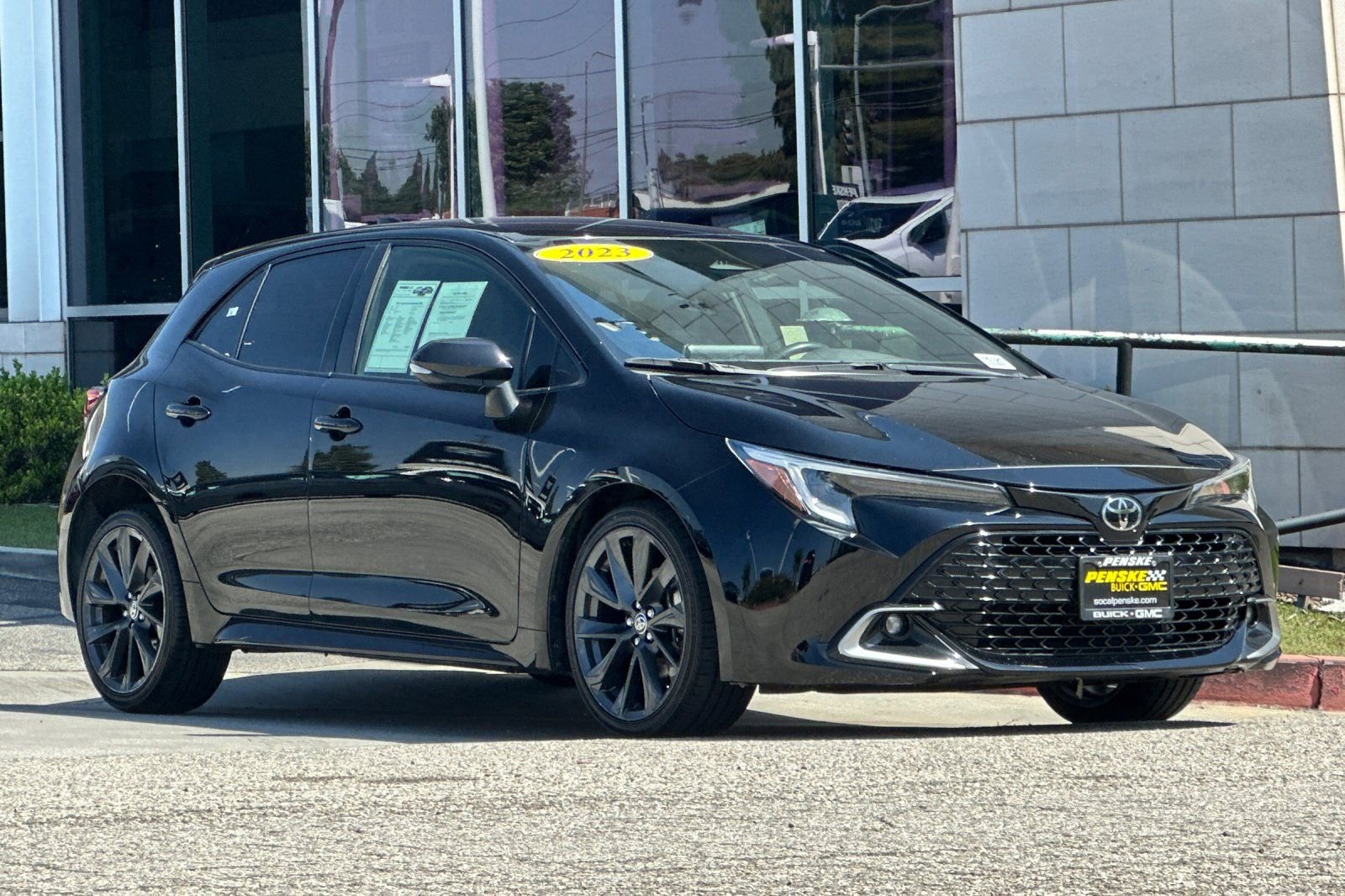 Used 2023 Toyota Corolla XSE FWD image 2