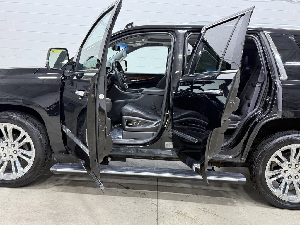 Used 2017 Cadillac Escalade Premium Luxury w/ LPO, Radiant Package image 18