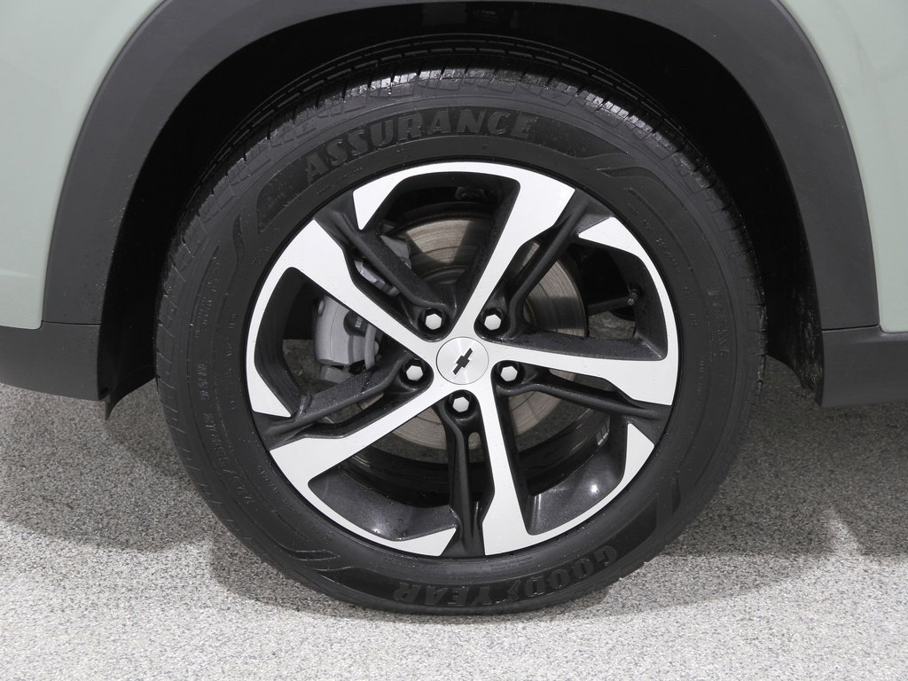 Certified 2024 Chevrolet Trax RS w/ Driver Confidence Package image 21