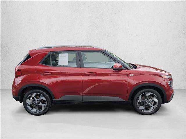 Certified 2023 Hyundai Venue Limited w/ Cargo Package FWD image 4