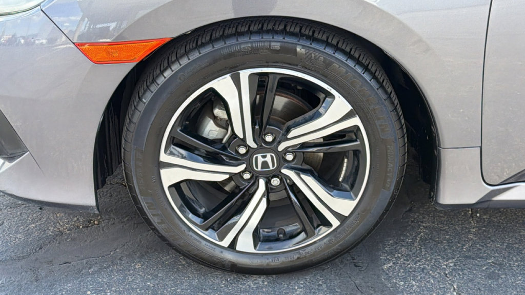 Used 2016 Honda Civic Touring image 9
