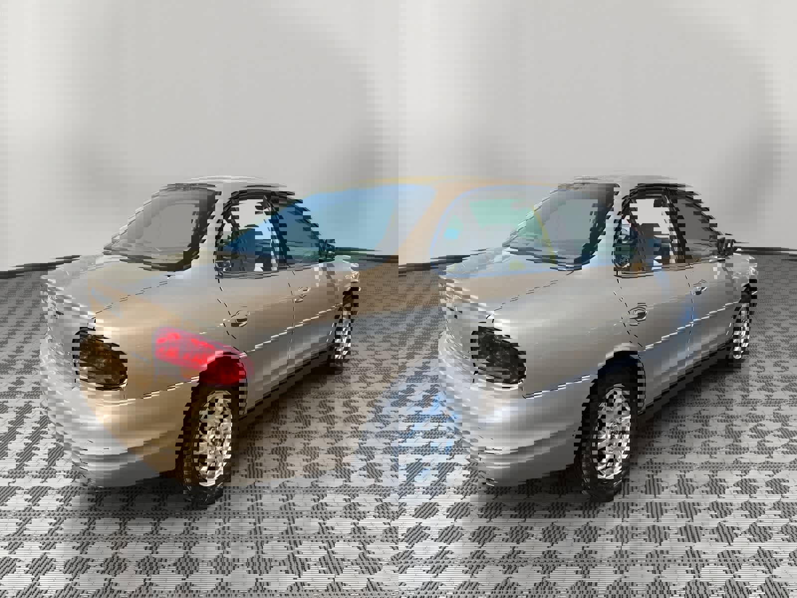 Used 2001 Oldsmobile Intrigue GX w/ Driver Control Pkg image 3