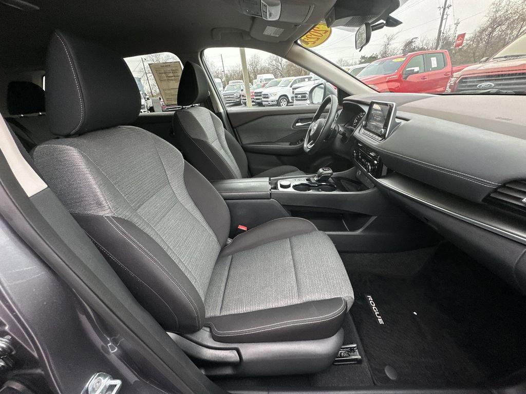 Used 2022 Nissan Rogue SV image 23