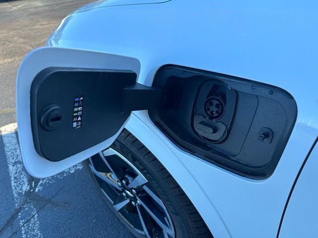 New 2024 Chevrolet Equinox EV LT AWD/4WD image 4