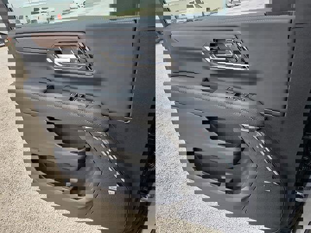 New 2026 GMC Yukon Denali w/ Sun & Power Step Package image 13