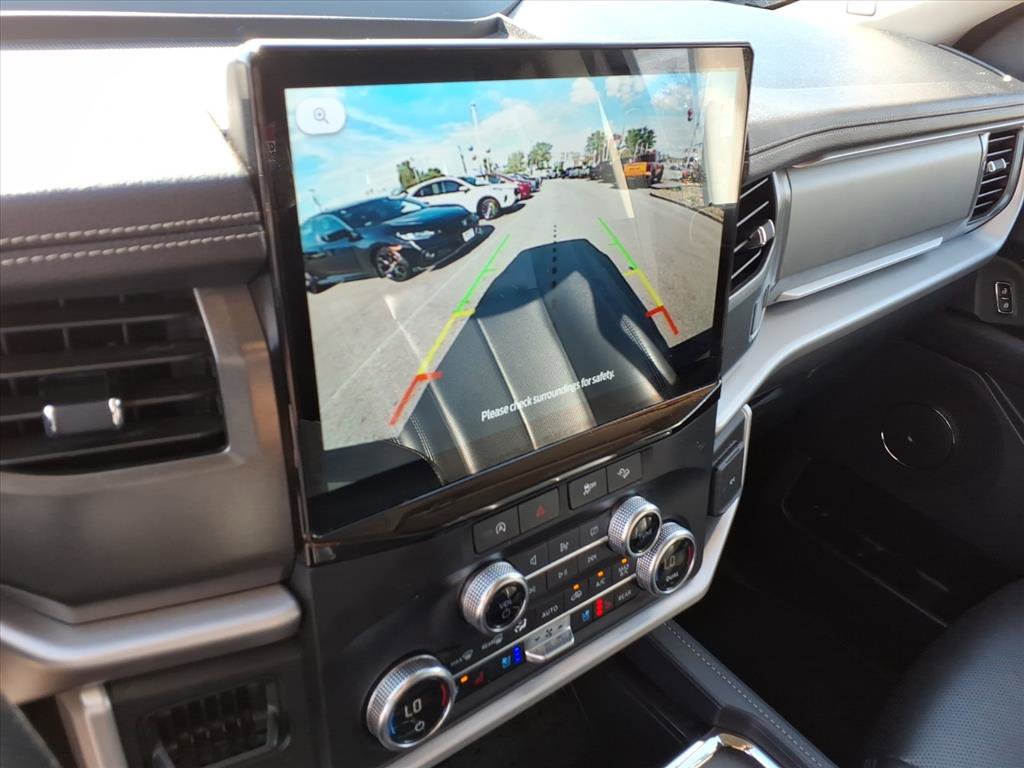 Used 2024 Ford Expedition XLT image 14