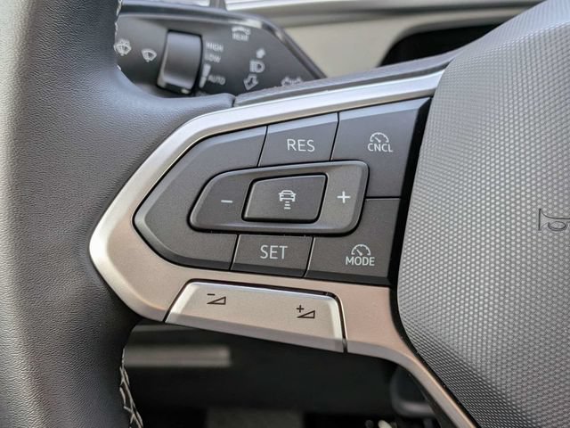 New 2026 Volkswagen Tiguan SE FWD image 26