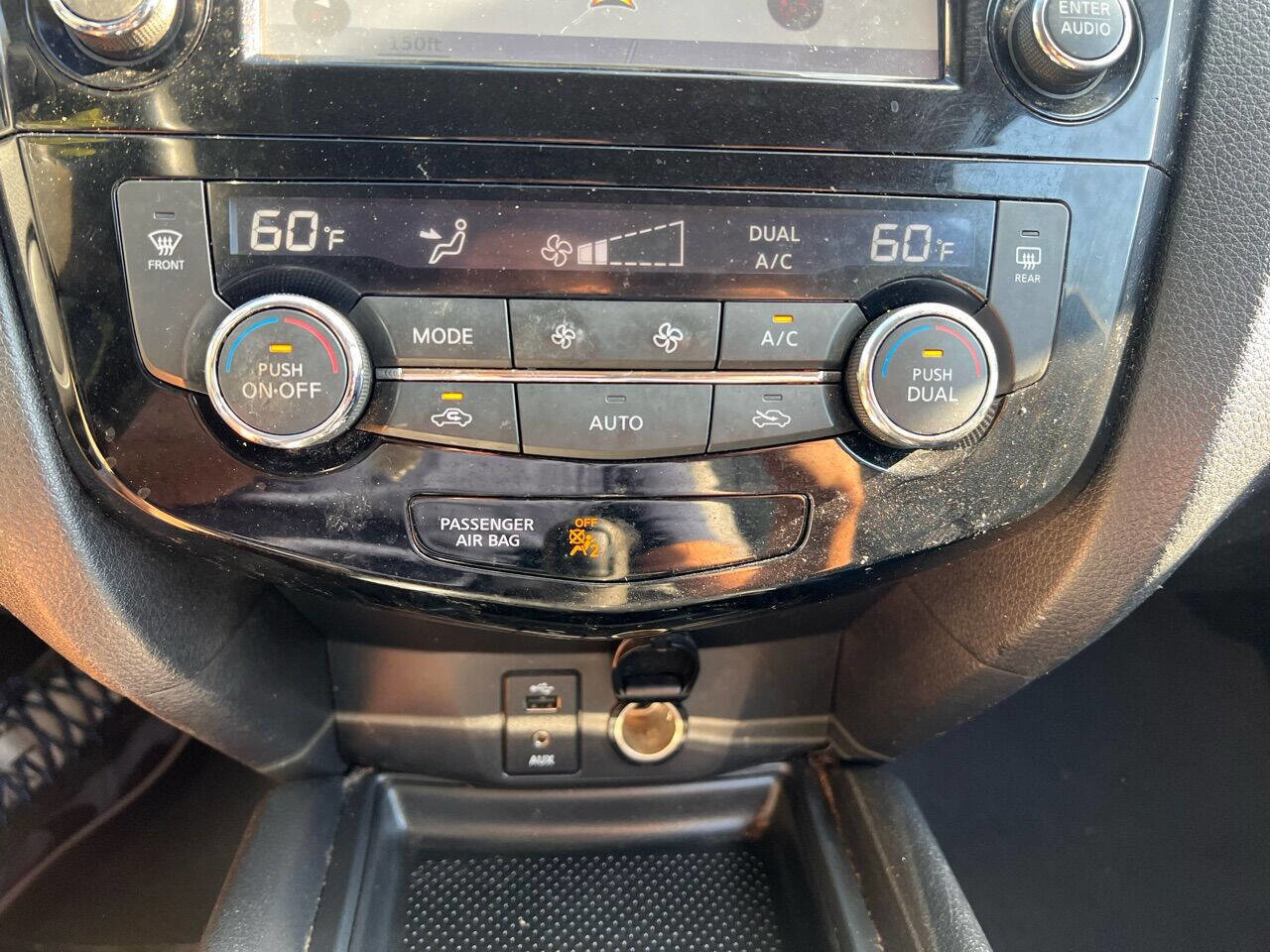 Used 2016 Nissan Rogue SL image 17