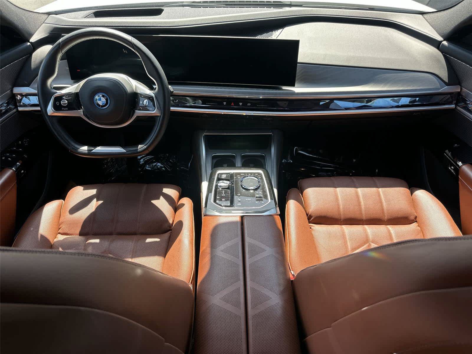 Used 2025 BMW i7 eDrive50 w/ Premium Package RWD image 11