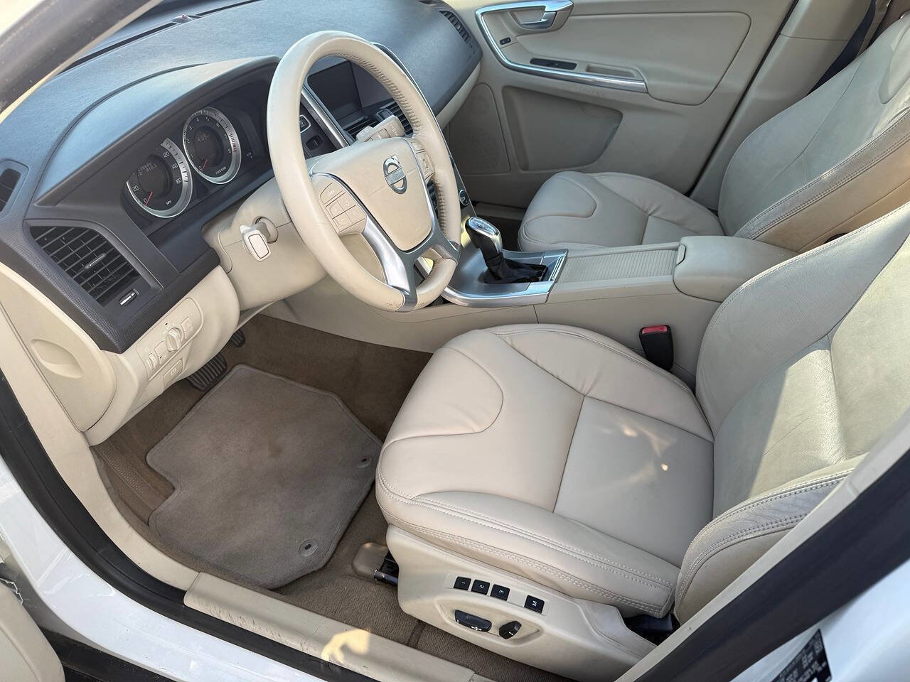 Used 2013 Volvo XC60 3.2 image 13